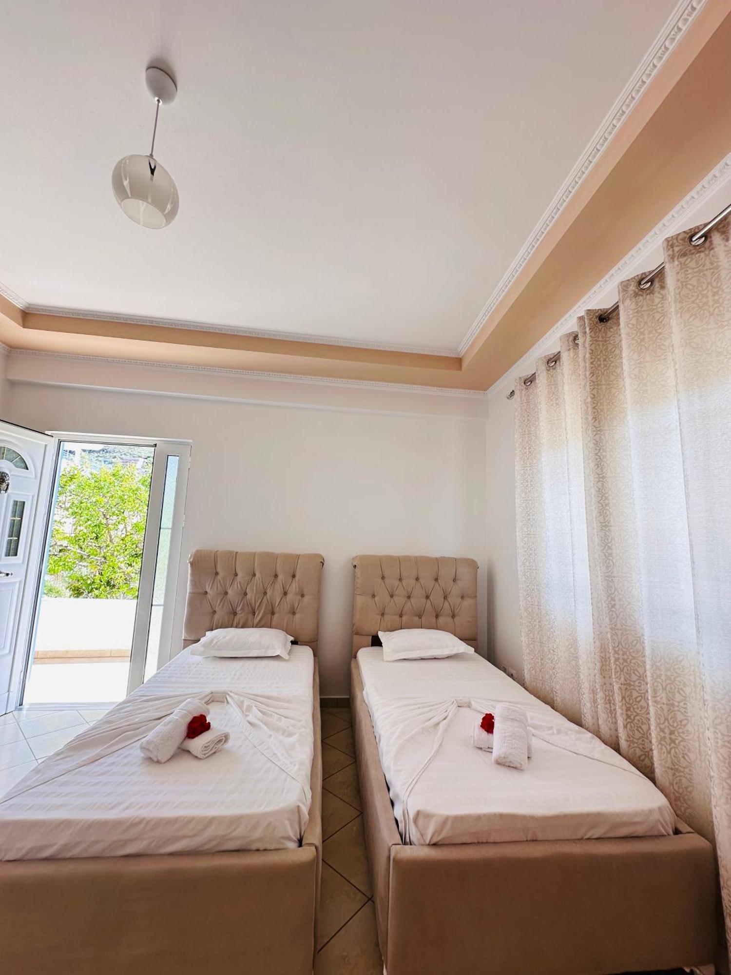 Xhibo Apartments Sarande Exterior photo