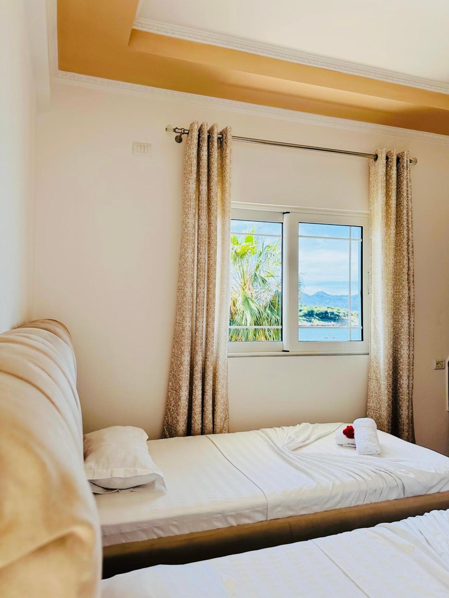 Xhibo Apartments Sarande Exterior photo