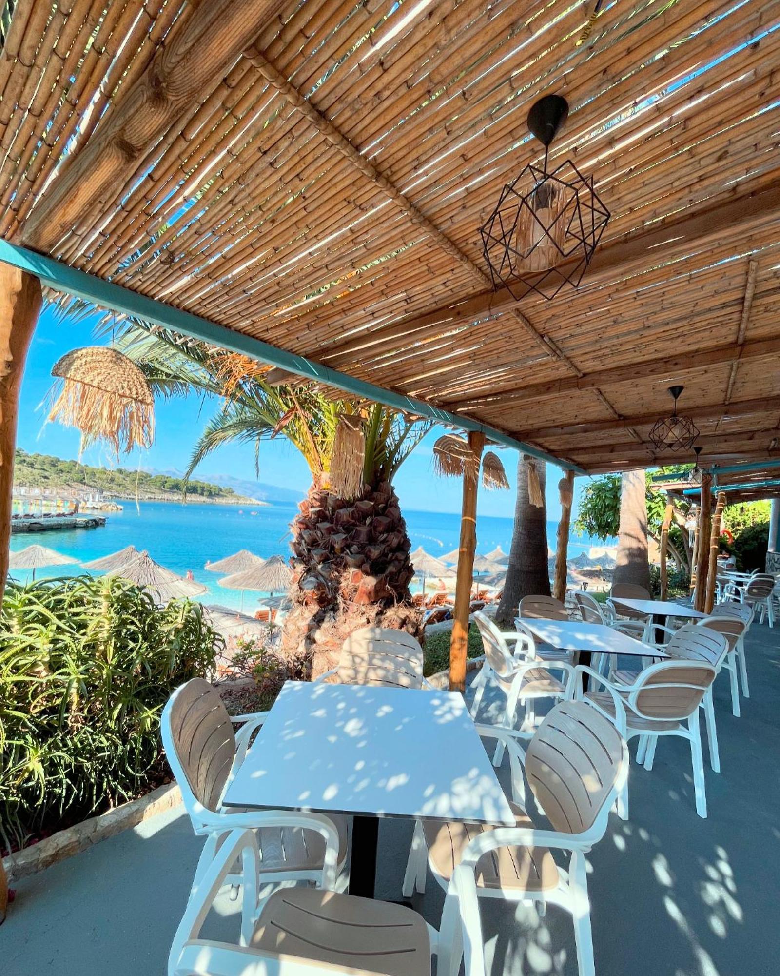Xhibo Apartments Sarande Exterior photo